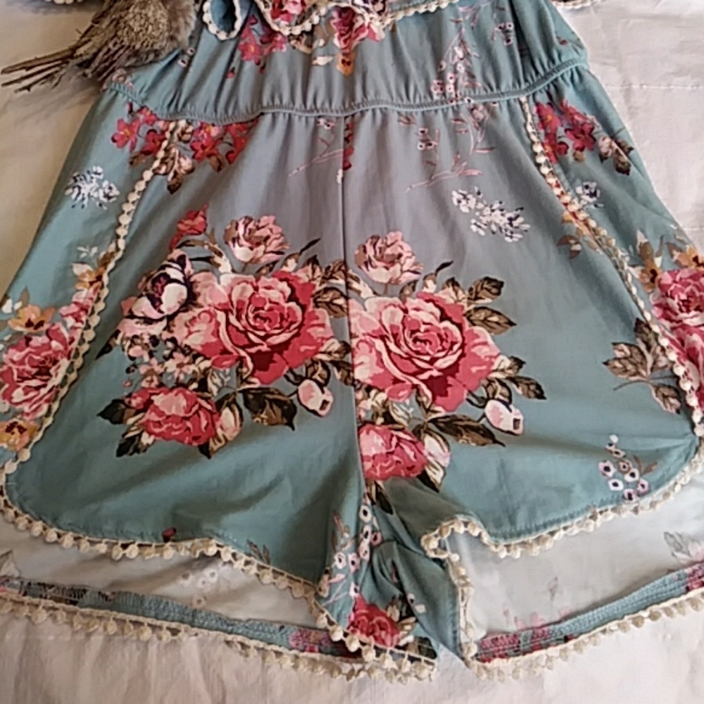 Off Shoulder Floral Print Romper - Picture 2 of 7